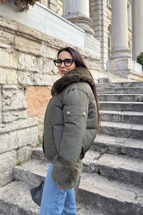 Marelle Yakası Ve Kolu Kürklü Şişme Mont- HAKİ