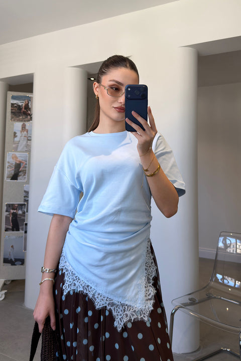 Özel Seri Asimetrik Dantelli Bluz- MAVİ
