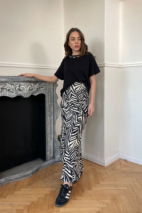 Beli Lastikli Zebra Desen Saten Etek- SİYAH
