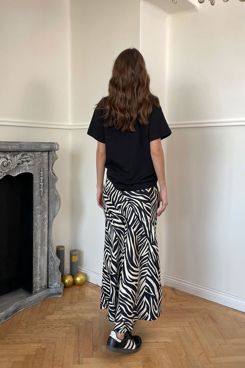 Beli Lastikli Zebra Desen Saten Etek- SİYAH