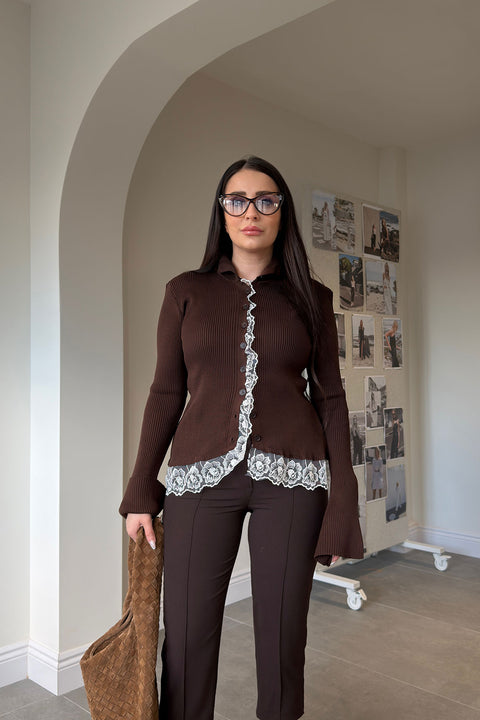 Dik Yaka Dantel Detaylı Tasarım Hırka- KAHVERENGİ