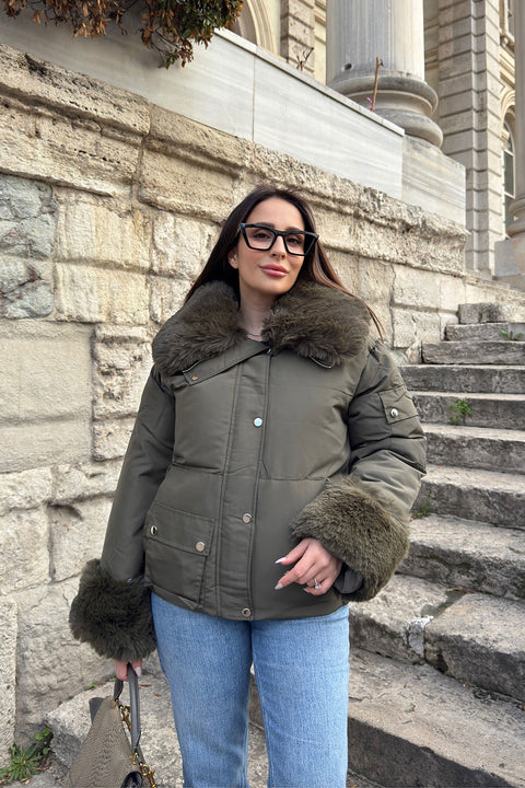 Marelle Yakası Ve Kolu Kürklü Şişme Mont- HAKİ