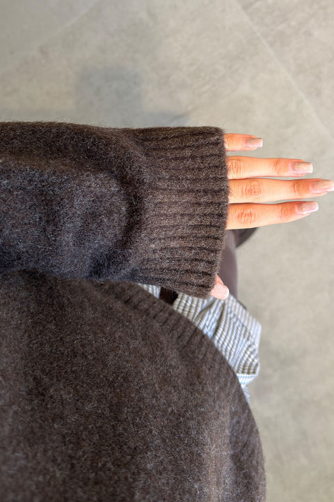 Oversize V Yaka Triko Kazak- KAHVERENGİ