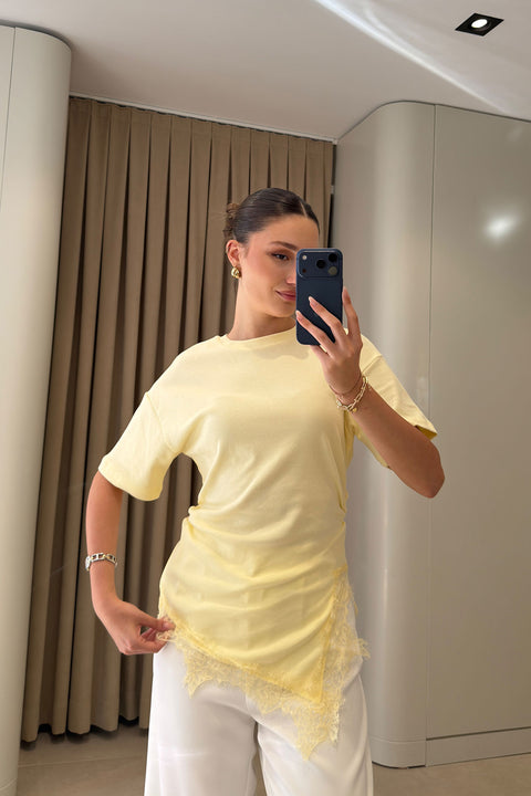 Özel Seri Asimetrik Dantelli Bluz- SARI