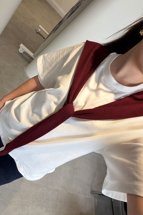 Şal Bağlama Detaylı Beyaz Bordo Tişört- BORDO