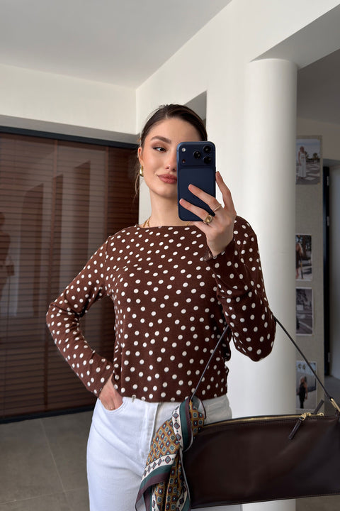 Yeni Sezon Dikiş Detaylı Puantiyeli Bluz- KAHVERENGİ